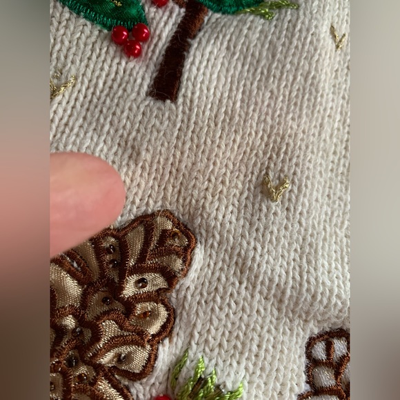In Resource Women’s Christmas Sweater Vest L appliques Cardinals Pinecones - Picture 2 of 11